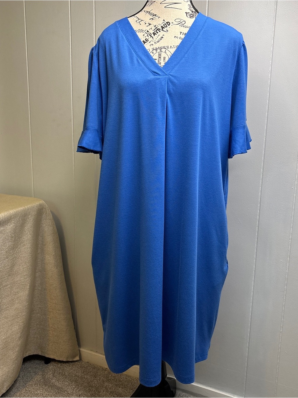 Relaxed V-Neck Blue Women’s Dress with ruffle on sleeve ~ Sz XL